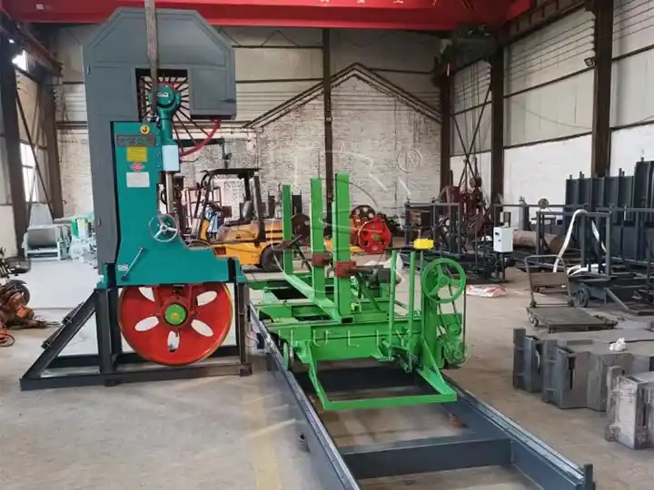 Vertical Portable Bandsaw Mill Factory Display