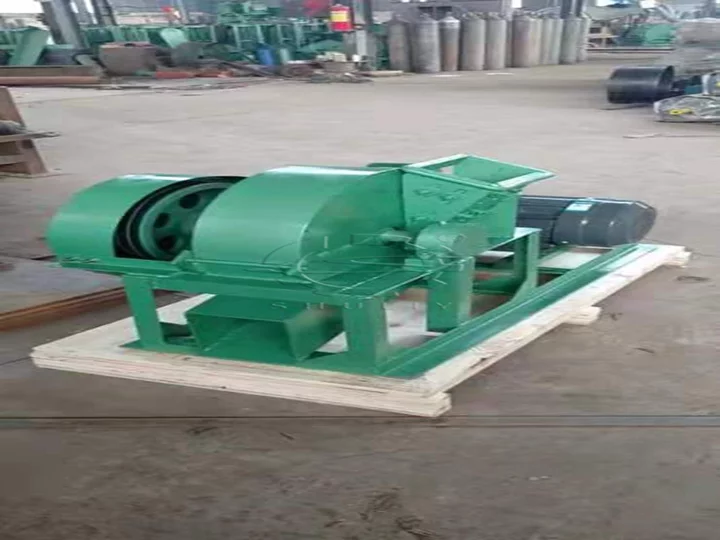 Wood crusher machine