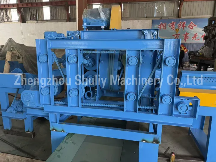 Máy bóc vỏ gỗ